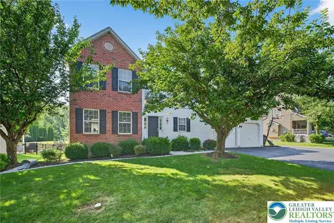 1516 Silo Hill Ln, Breinigsville, PA 18031