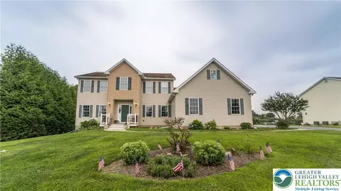 2726 New England Dr, Nazareth, PA 18064