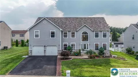 1692 Windmill Ln, Breinigsville, PA 18031