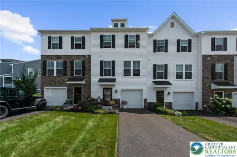 7555 Clayton Ave, Coopersburg, PA 18036