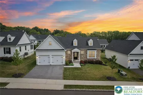 4459 Old Saucon Rd, Fountain Hill, PA 18015