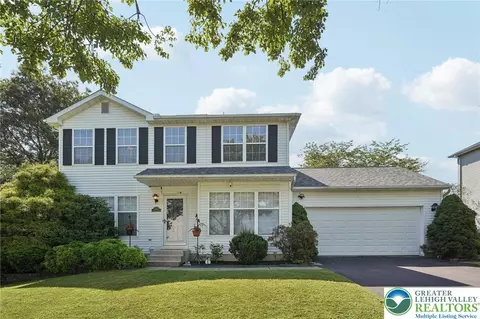 3180 Timber Ridge Dr, Easton, PA 18045