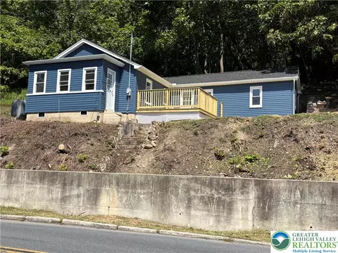 641 Mauch Chunk Rd, Palmerton, PA 18071