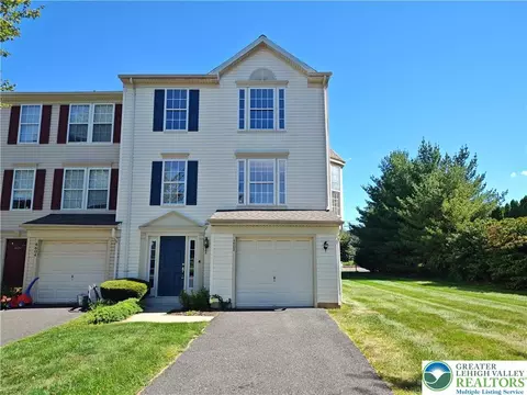 4602 Jasmine Dr, Center Valley, PA 18034