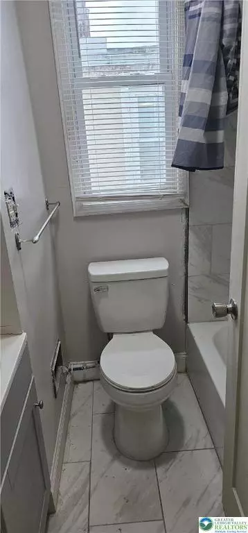 Bath - 1019 Birch St, Reading, PA 19604 photo 1 of 2