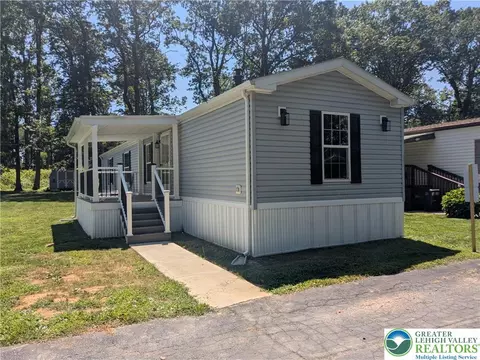80 Airport #22, East Allen Twp, PA 18014