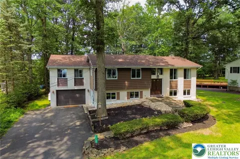 2568 Woods Edge Rd, Bath, PA 18014
