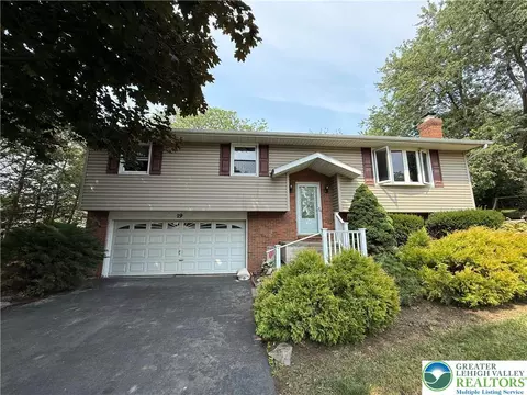 19 W Sylvan Dr, Northampton, PA 18067