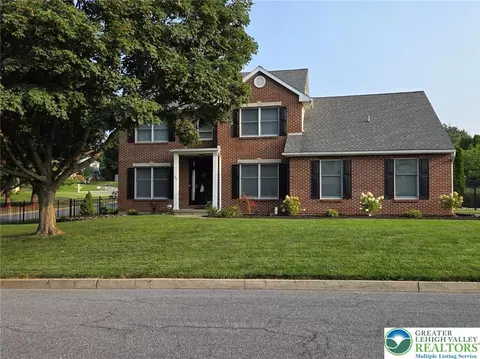 3903 Tamarind Dr, Bethlehem, PA 18020