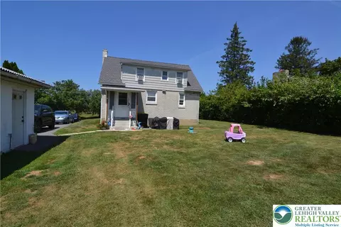 3151 Valley View Dr, Bath, PA 18014 photo 8