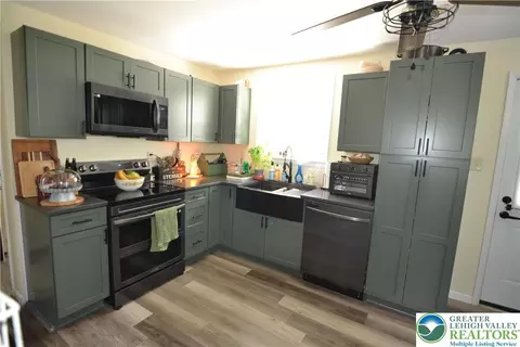3151 Valley View Dr, Bath, PA 18014 photo 10