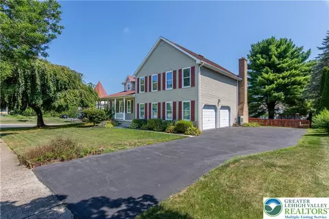5133 Meadow Ln, Macungie, PA 18062
