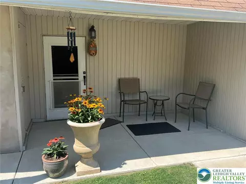 5137 Fornaciari Dr, Cementon, PA 18052
