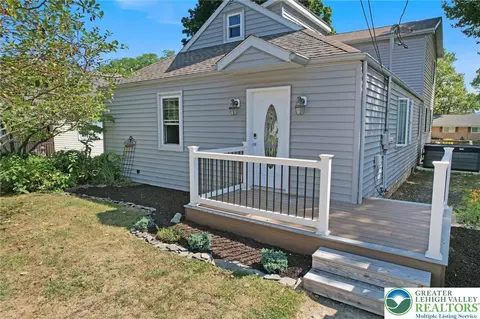 422 Center St, Slatington, PA 18080