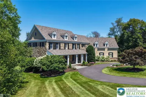 2021 Sir Walters Way, Hellertown, PA 18055