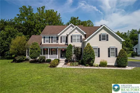 7301 Cedar Rd, Macungie, PA 18062