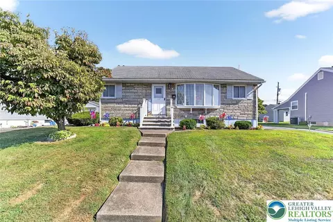 1546 Eastwood Dr, Bethlehem, PA 18018