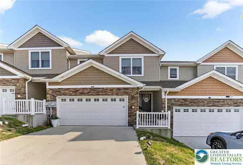 1413 Arch St, Emmaus, PA 18049