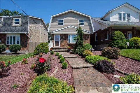 1113 5th St, Catasauqua, PA 18032