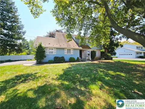 150 Blenheim Dr, Easton, PA 18045