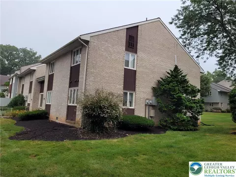 371 Crver Dr #A, Bethlehem, PA 18017