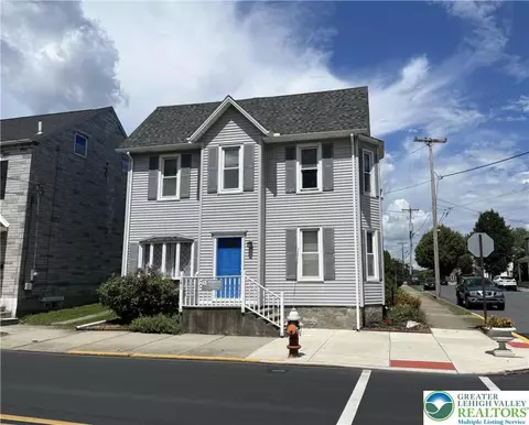 141 E Center St, Nazareth, PA 18064