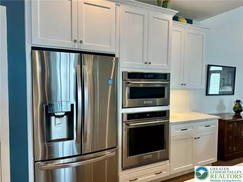 6965 Maple Dr, Bath, PA 18014 photo 6
