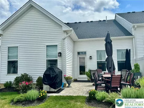 6965 Maple Dr, Bath, PA 18014 photo 32