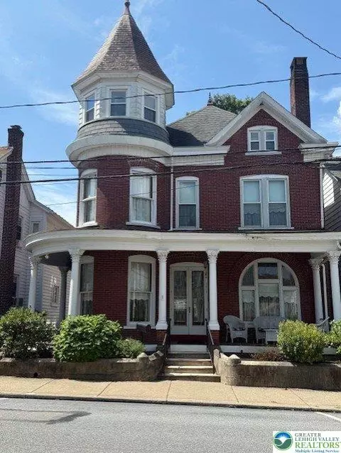 314 2nd St, Slatington, PA 18080