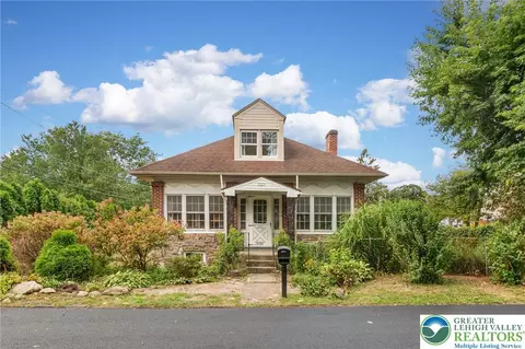 2022 Greenawalds Ave, Allentown, PA 18104