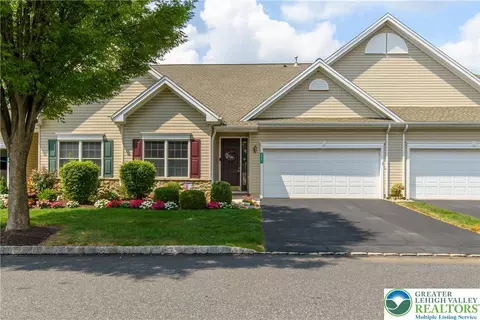 2057 Bally Dr, Northampton, PA 18067