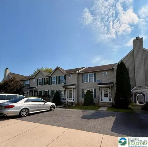 609 Abbe Ct, Freemansburg, PA 18017
