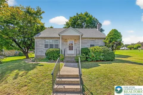 3920 Dillingersville Rd, Zionsville, PA 18092