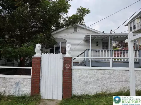 222 10th St, Easton, PA 18042