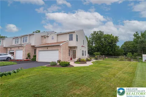 1276 Old Gate Rd, Northampton, PA 18067