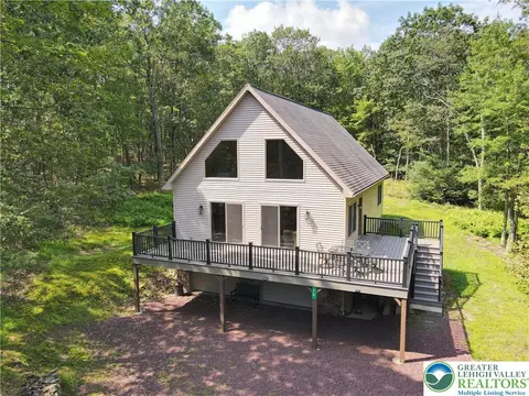 16 Maple Dr, Jim Thorpe, PA 18229