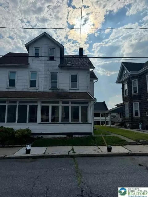 1916 Washington Ave, Northampton, PA 18067