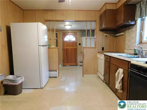 Kitchen - 504 Spring St, Bethlehem, PA 18018 photo 3 of 3