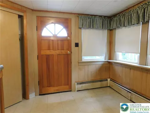 Entry Way - 504 Spring St, Bethlehem, PA 18018 photo 1 of 4