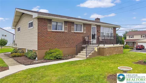 158 N 8th St, Coplay, PA 18037