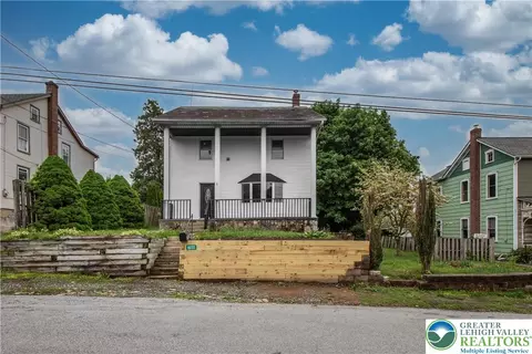 6033 Fountain Rd, Zionsville, PA 18092