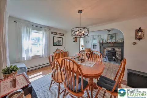 Dining - 181 E Moorestown Rd, Wind Gap, PA 18091 photo 2 of 5