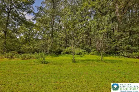 Exterior - 181 E Moorestown Rd, Wind Gap, PA 18091 photo 10 of 14