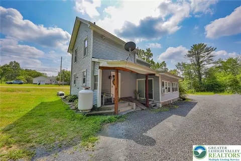 Exterior - 181 E Moorestown Rd, Wind Gap, PA 18091 photo 3 of 14