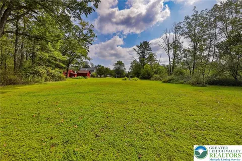 Exterior - 181 E Moorestown Rd, Wind Gap, PA 18091 photo 11 of 14