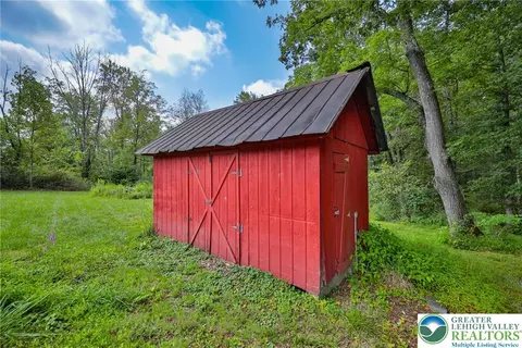 Exterior - 181 E Moorestown Rd, Wind Gap, PA 18091 photo 8 of 14