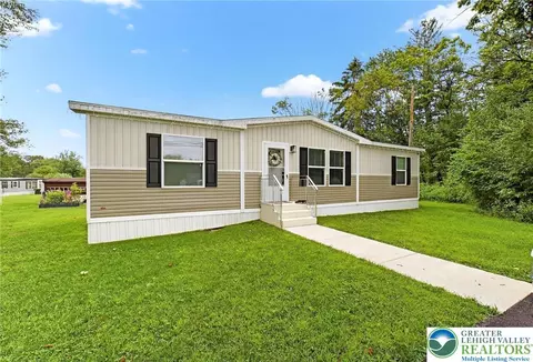 5742 Memorial Rd, Germansville, PA 18053