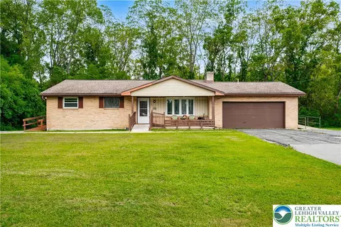 301 N Walnut St, Bath, PA 18014