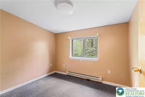 301 N Walnut St, Bath, PA 18014 photo 14