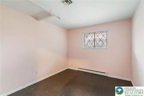 301 N Walnut St, Bath, PA 18014 photo 15